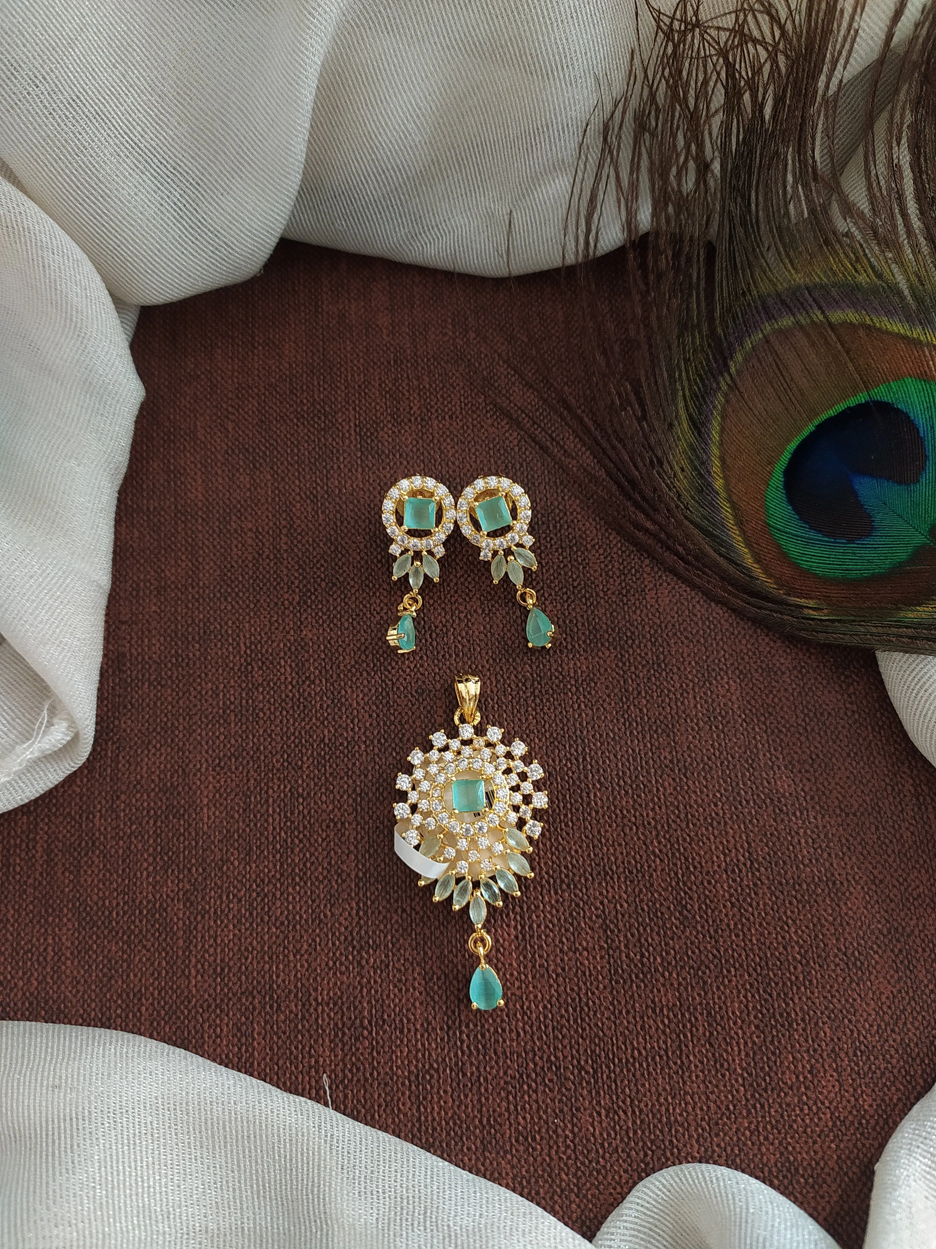 Dazzling Delights Of The Sparkling Gold-Plated Zircon Pendant Set