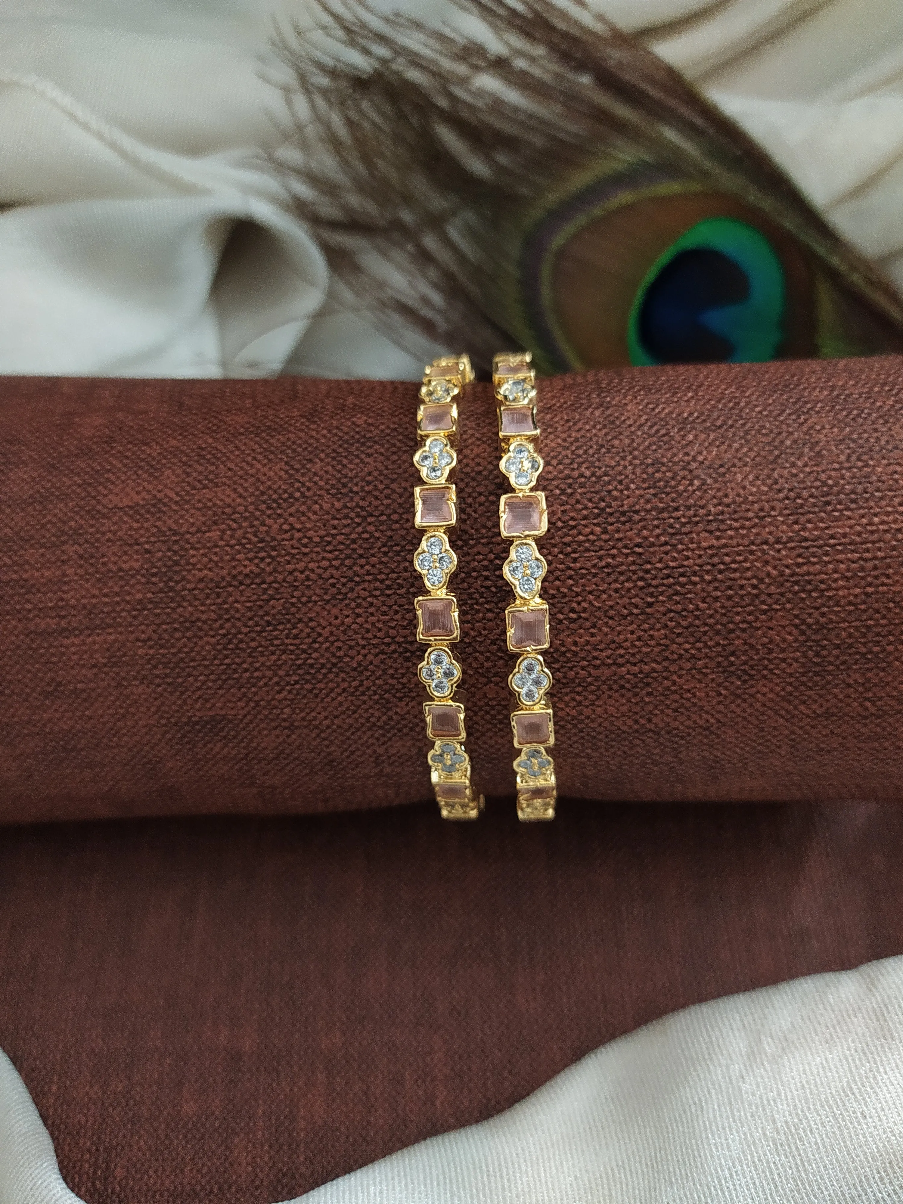 Enchanting Blooms for Your Wrist: The Floral Design Gold-Plated Zircon Bangles