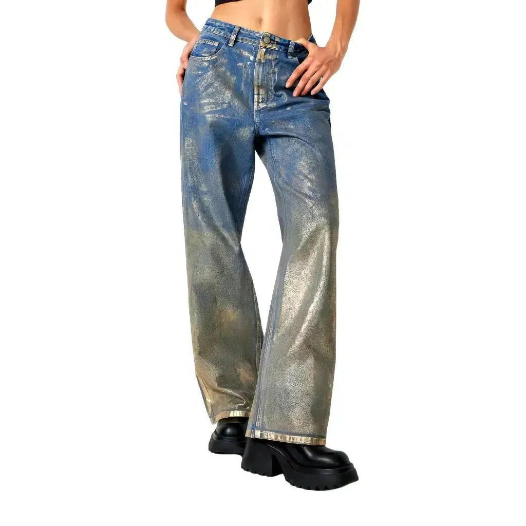 Light-wash women's high-waist jeans