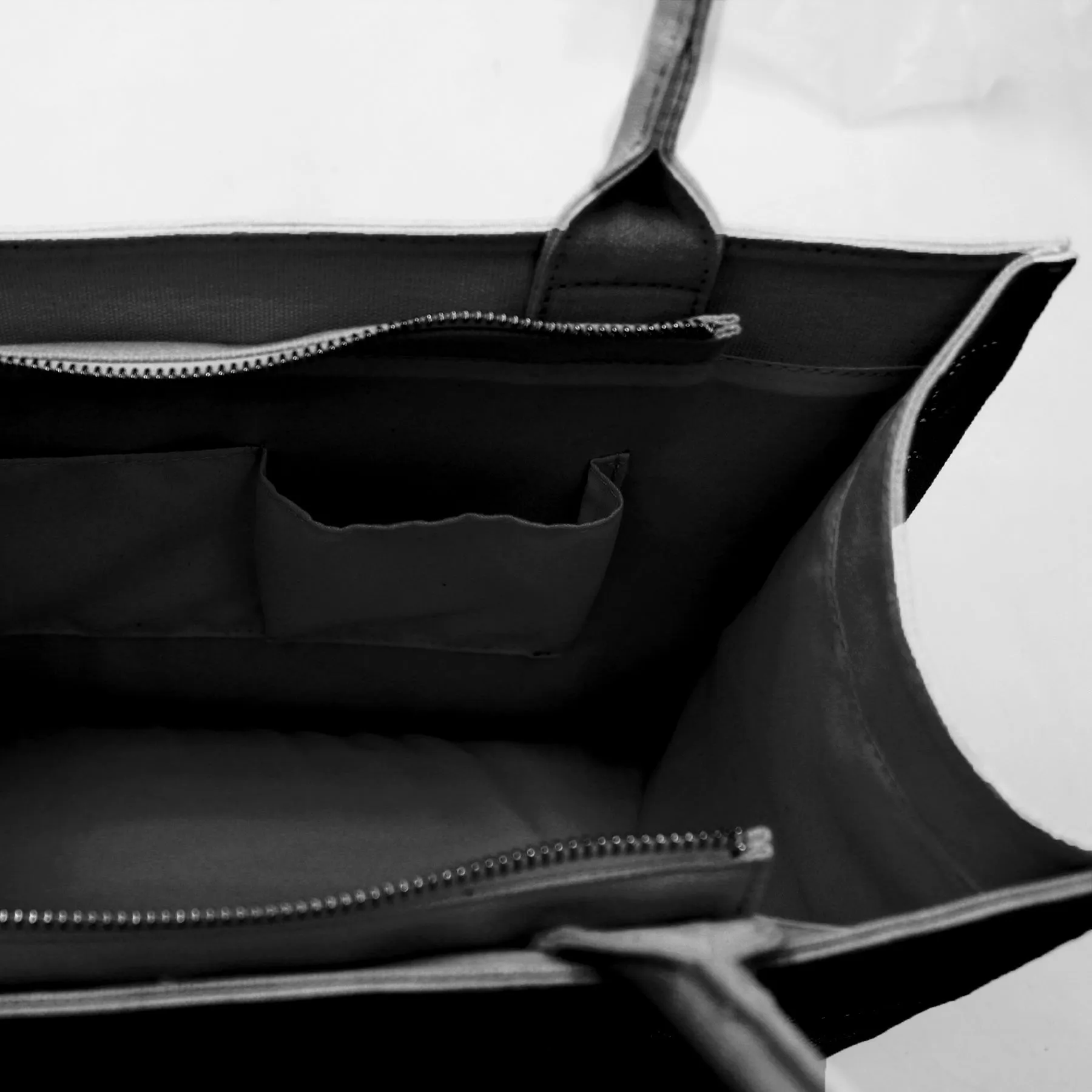 Logomania bag black