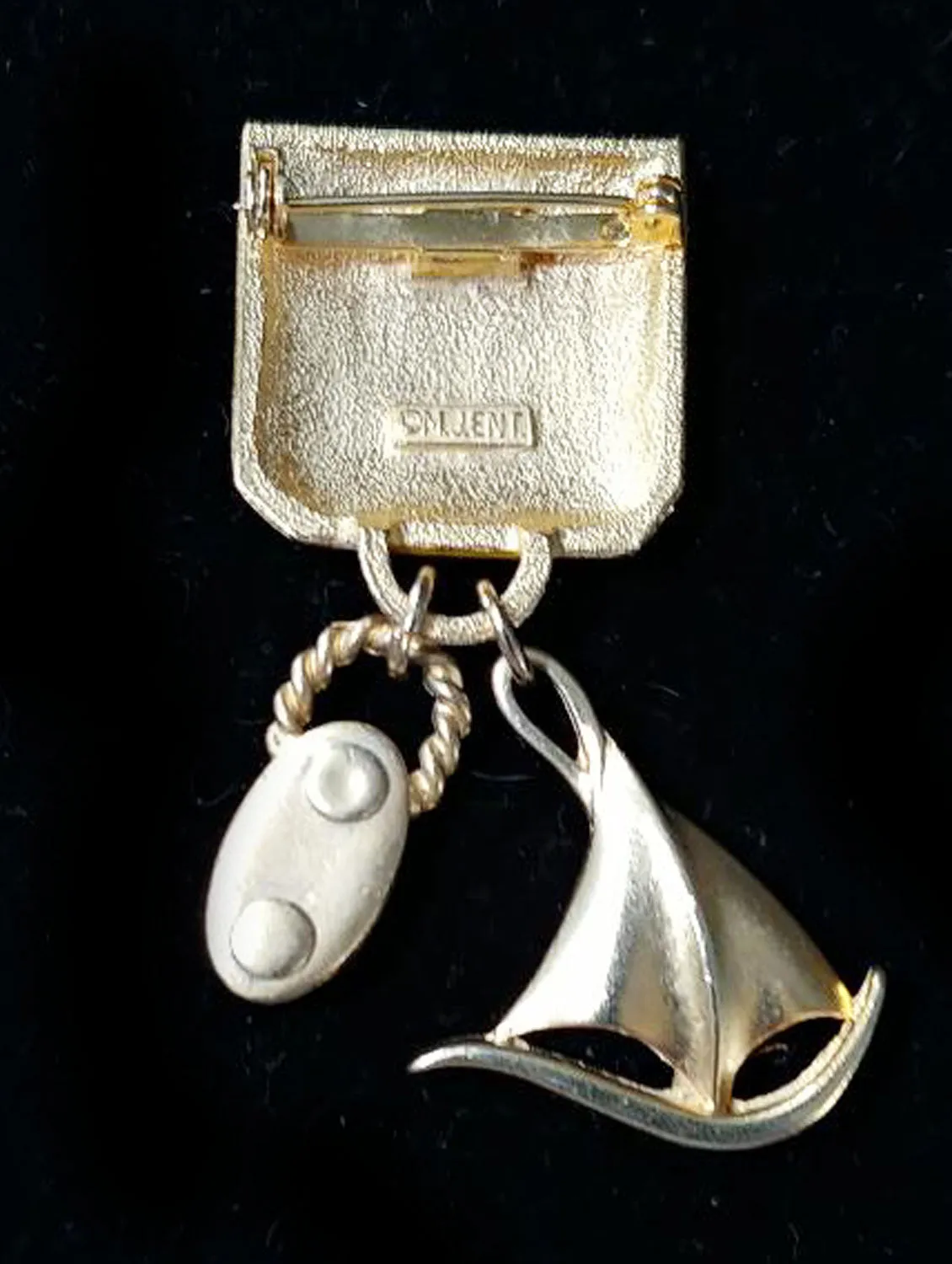 *VINTAGE GOLD SAILBOAT & PULLEY PIN BY M. JENT. / M, J. ENTERPRISES